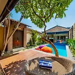 Villa Domino - *New* Luxurious 2Br W/ Pool @Central Seminyak