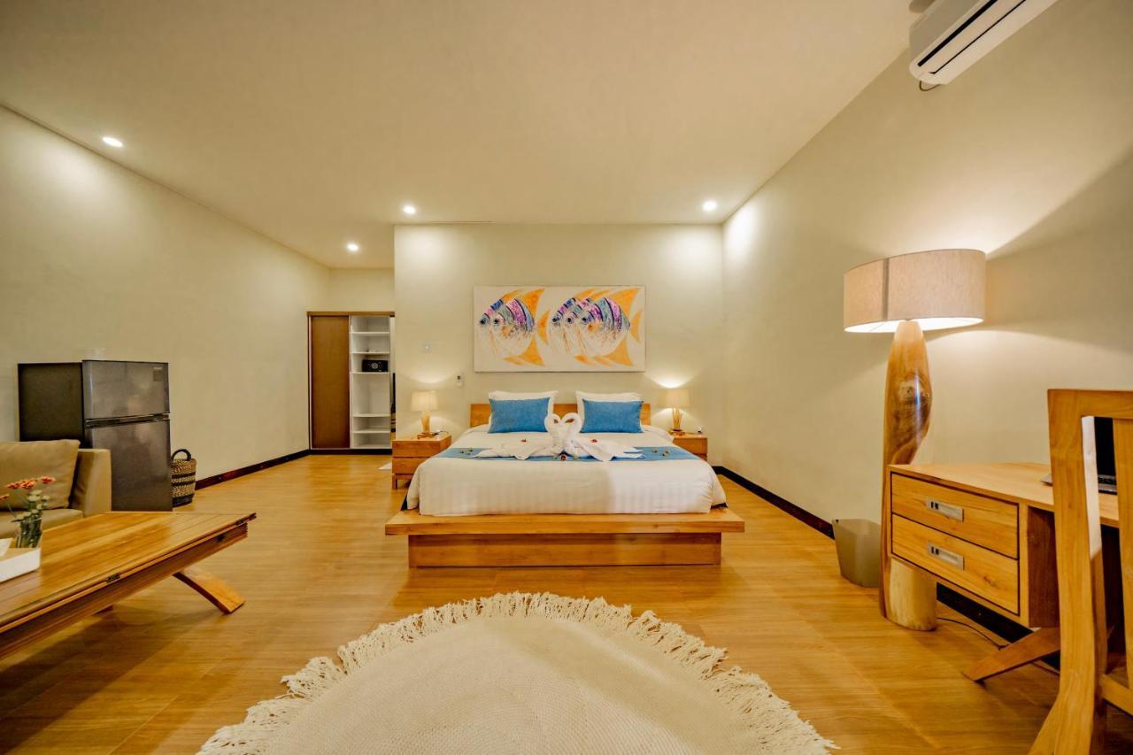 Domino - *new* Luxurious 2br W/ Pool @central