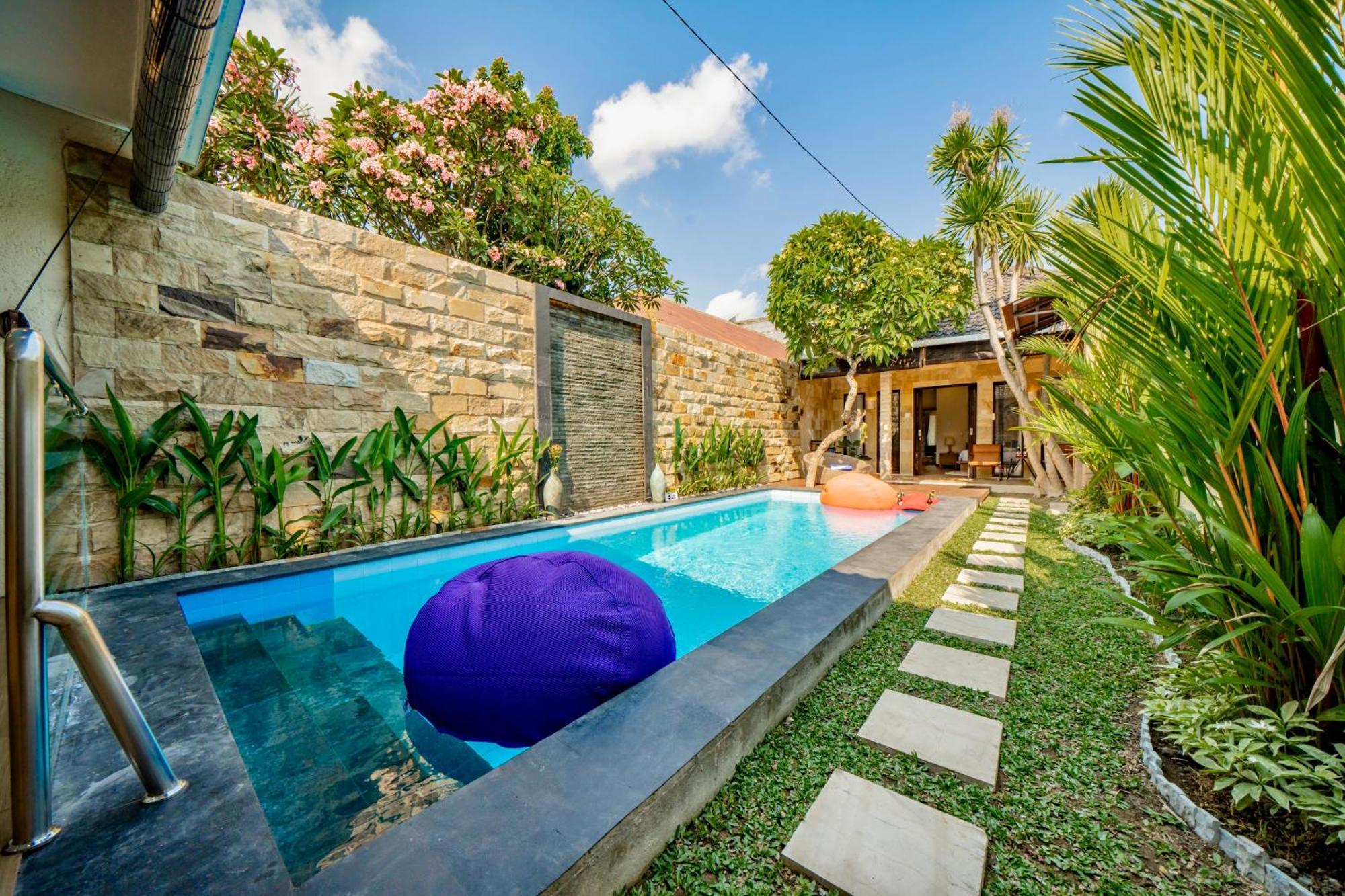 Domino - *new* Luxurious 2br W/ Pool @central * Seminyak (Bali)