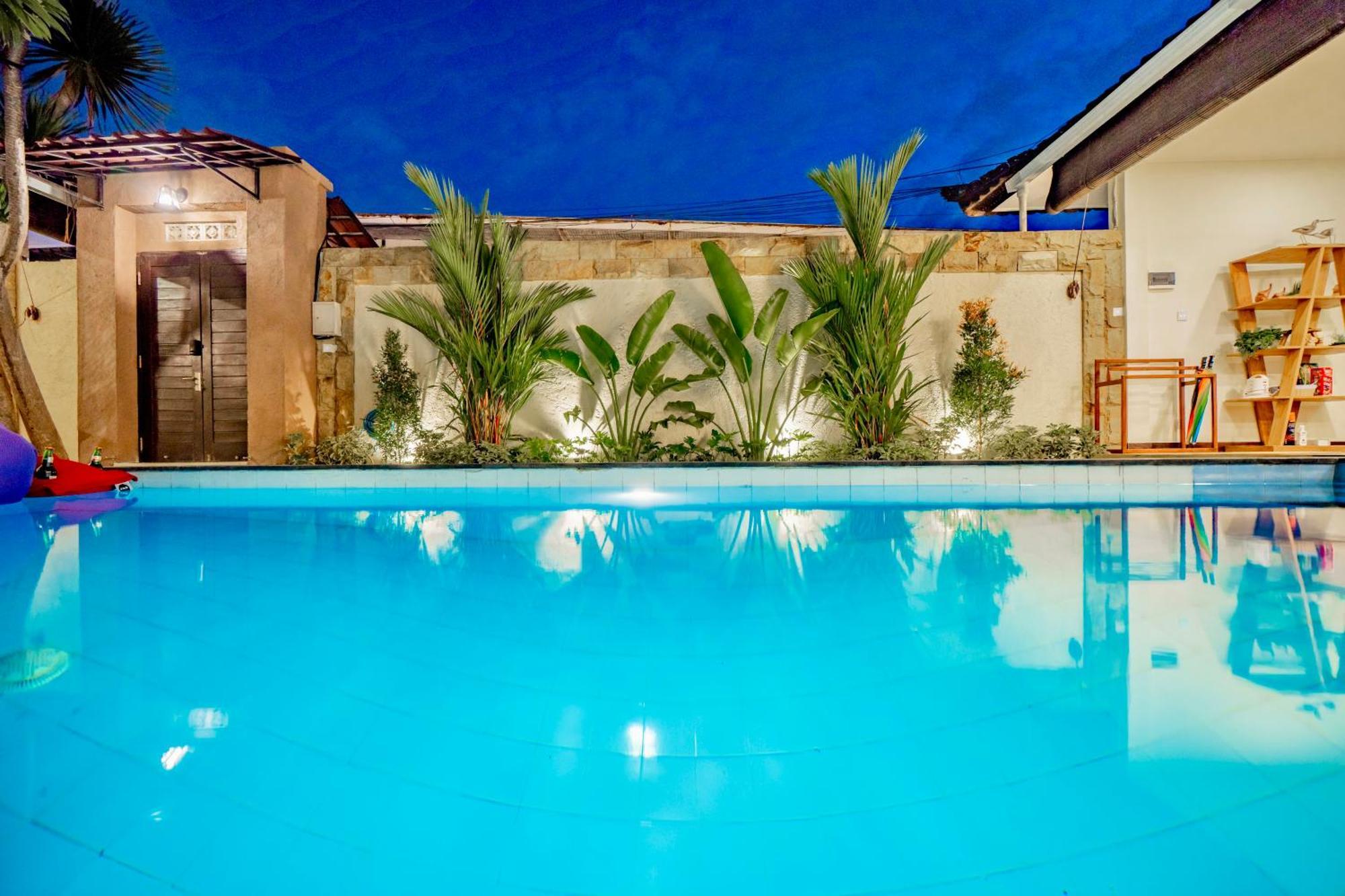Domino - *new* Luxurious 2br W/ Pool @central
