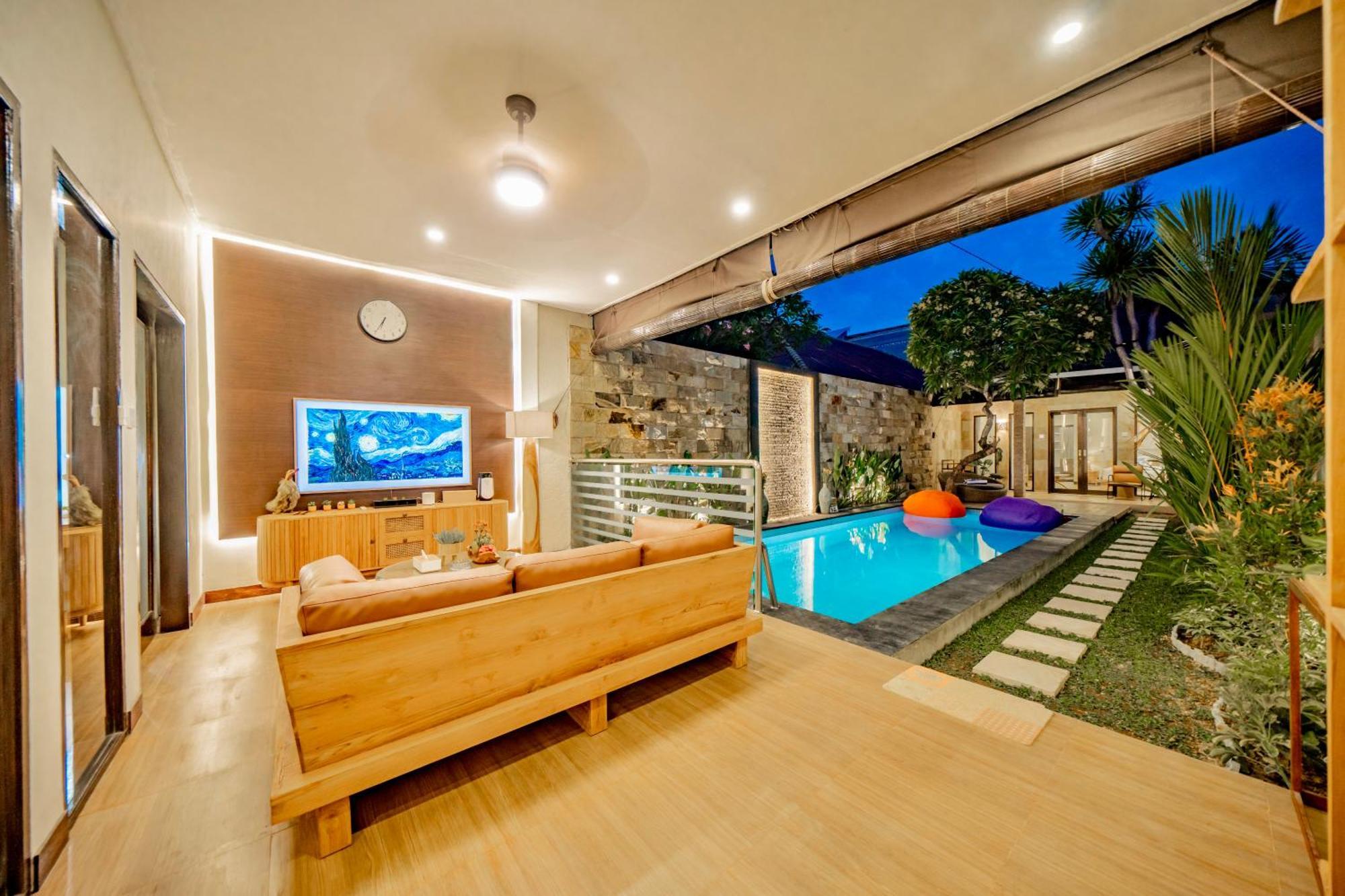 Domino - *new* Luxurious 2br W/ Pool @central