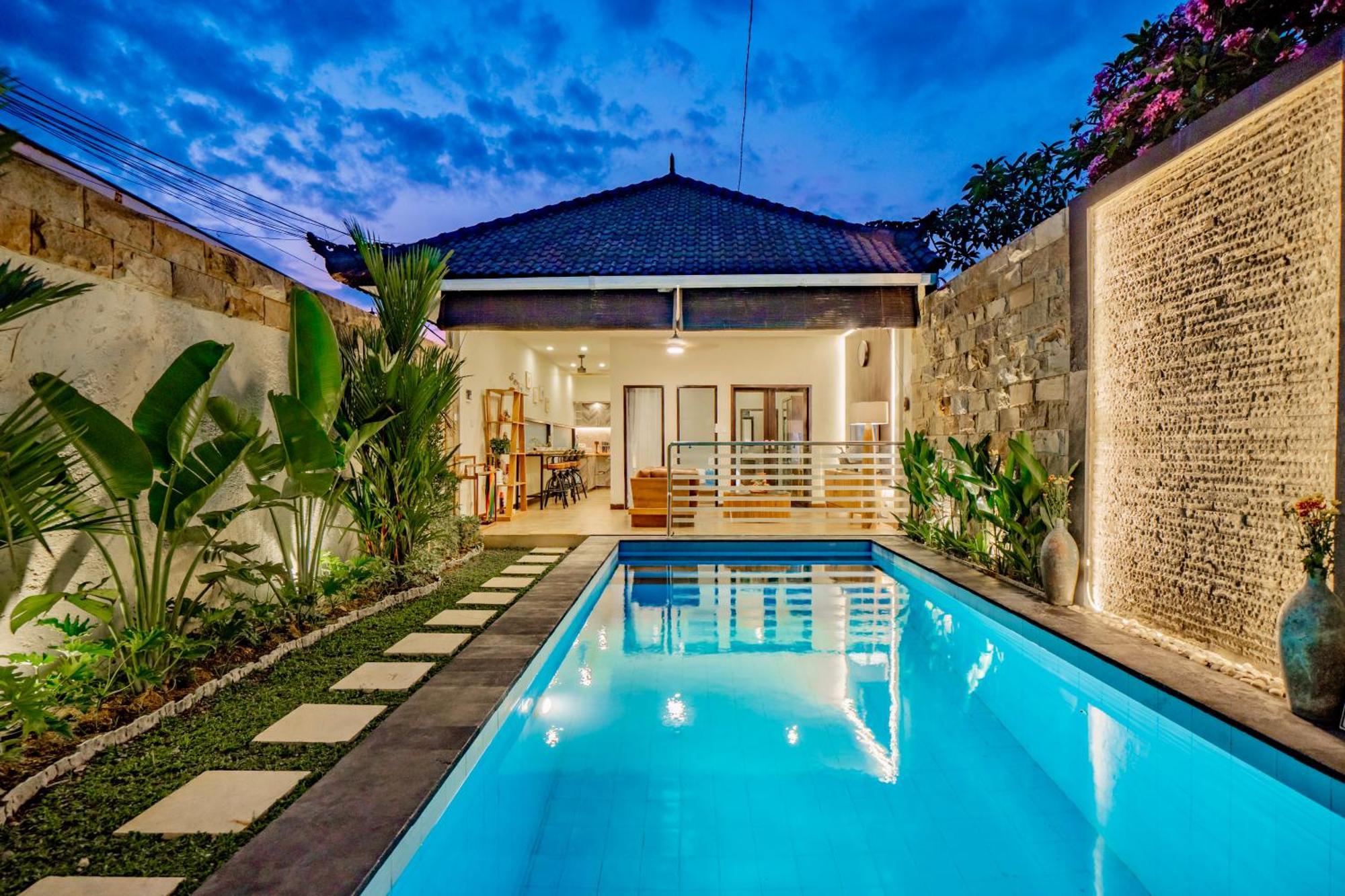 Domino - *new* Luxurious 2br W/ Pool @central Seminyak (Bali)